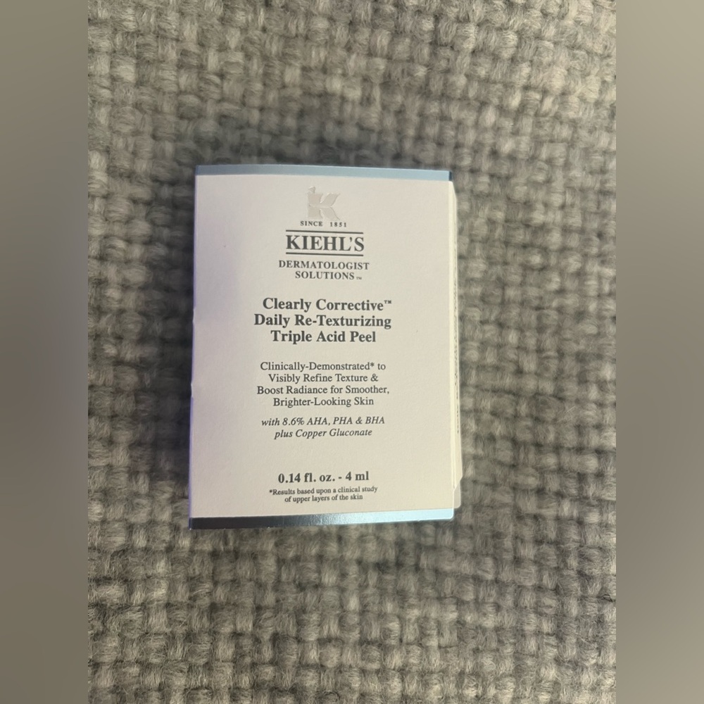 Kiehl's Clearly Corrective Daily Re-Texturizing Triple Acid Peel (4ml)